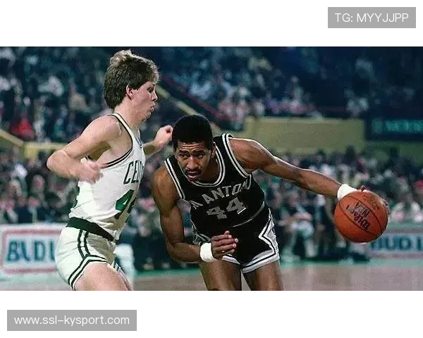 布伦特福德成界外球战术领头羊,本赛季四次利用长掷球得分 布伦特福德成界外球战术领头羊,本赛季四次利用长掷球得分